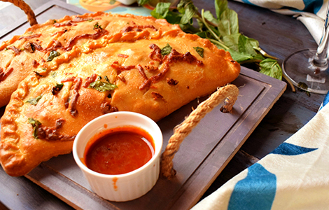 calzone-pizza- Mamma Mia Pizzas Wallsend 